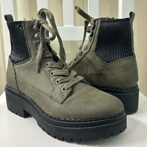 Indigo rd Women’s Size 8M Olive Green Lace Up Combat Boots